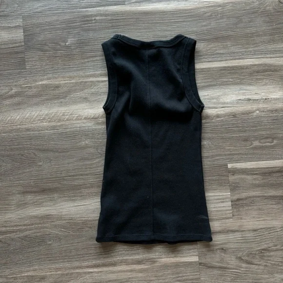 Universal Threads Ribbed Tank - Picture 3 of 3